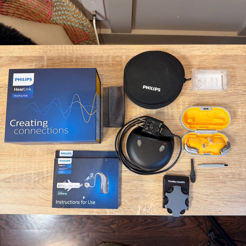 Philips HearLink 9030 MNR T-R Digital Hearing Aid L & R With Charger & Case Gray